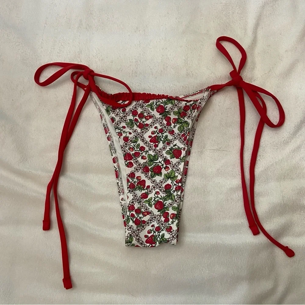 New! Frankies Bikinis divine String Bikini Bottom Berry In Love 3767